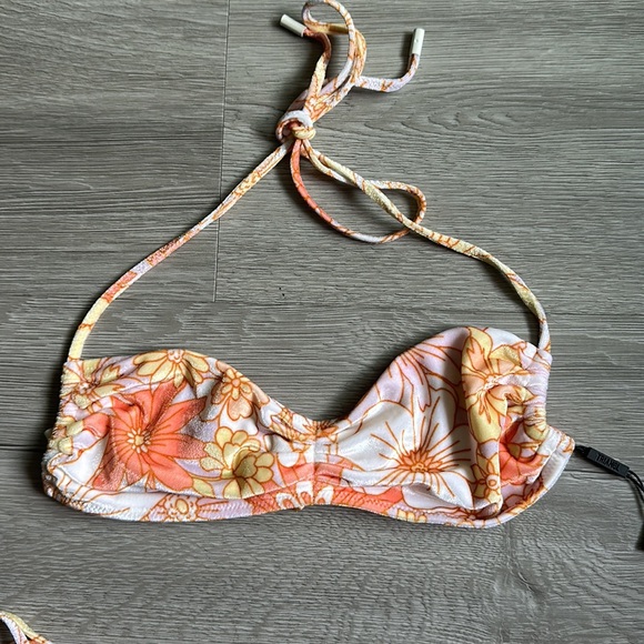 Beautiful velvet floral triangl bathing suit set. - Picture 10 of 14